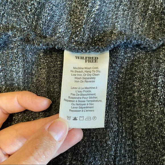 💥HOST PICK💥Aritzia Wilfred Free Rousseau Zip Up Sweater/Jacket Grey - Picture 16 of 16